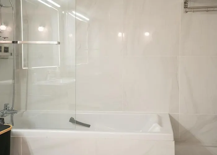 Eiffel Sakura ~ Proche Tour Eiffel, Orsay, Rer C Lejlighed