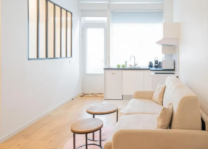 Eiffel Sakura ~ Proche Tour Eiffel, Orsay, Rer C